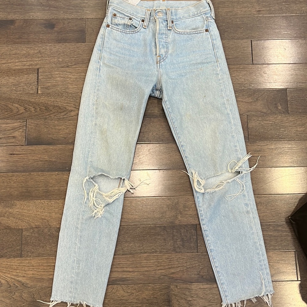 Levi’s jeans size 24